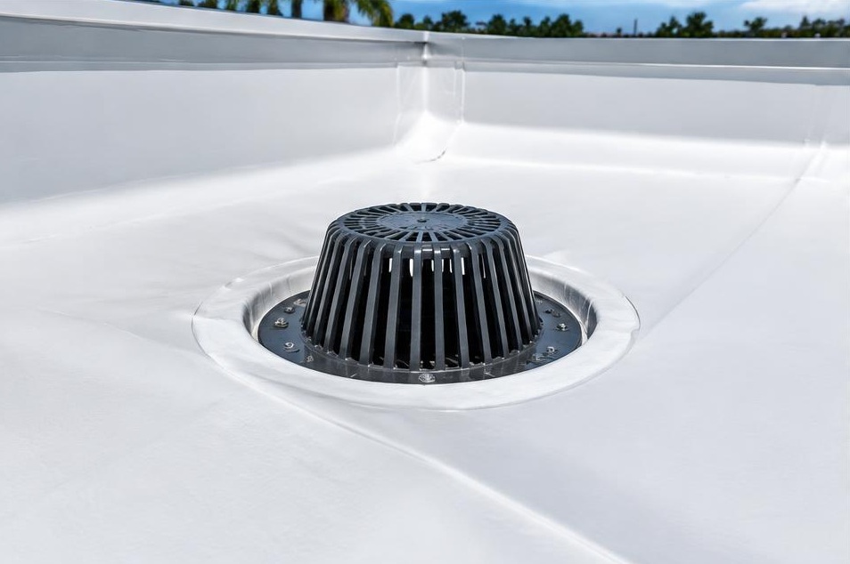 Commercial roof drainage